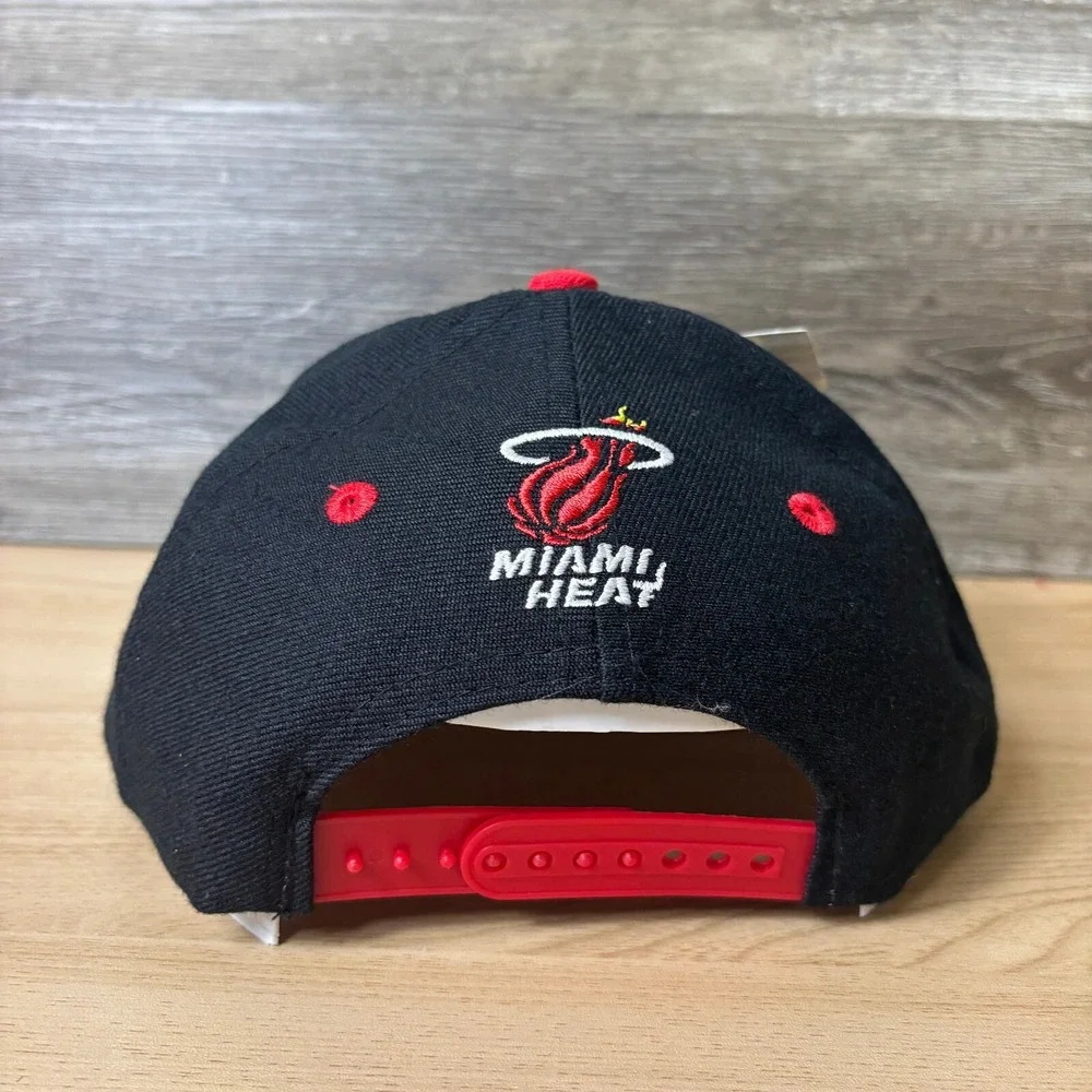 Vintage Miami Heat Hat Cap Snapback Black Red Wool Blend NBA Basketball NWT